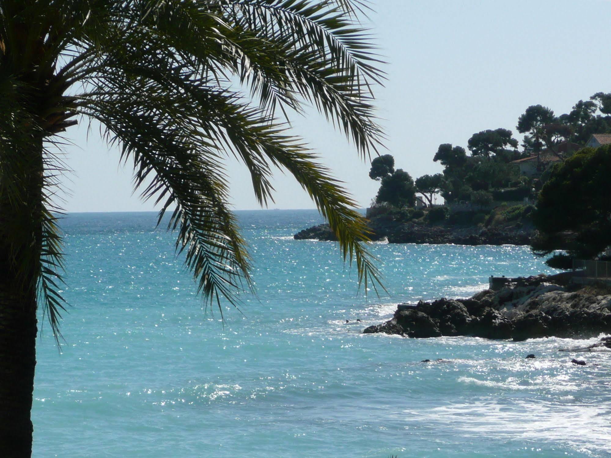 Hotel Victoria Roquebrune-Cap-Martin Bagian luar foto